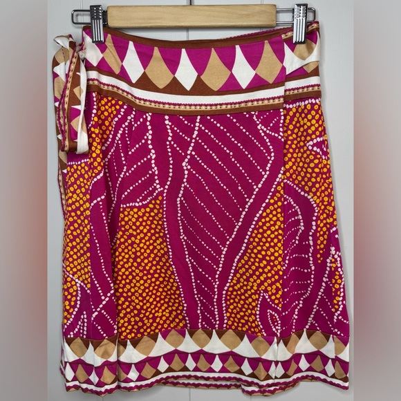Diane Von Furstenberg 100% Silk Knit Full Wrap Patterned Skirt Size 4 - Picture 1 of 8